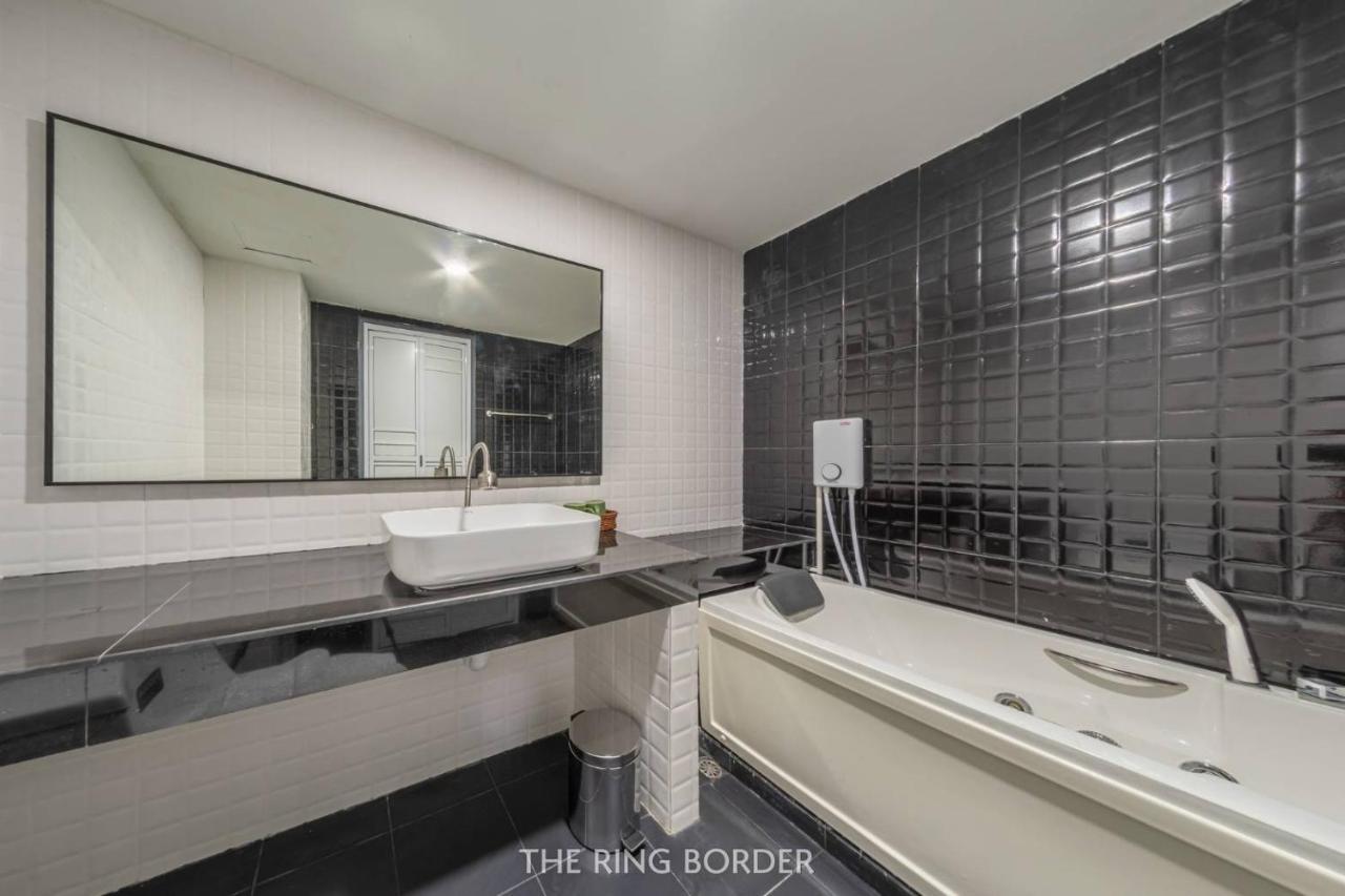 The Ring Border Hotel Ban Khlong Phruan Bagian luar foto